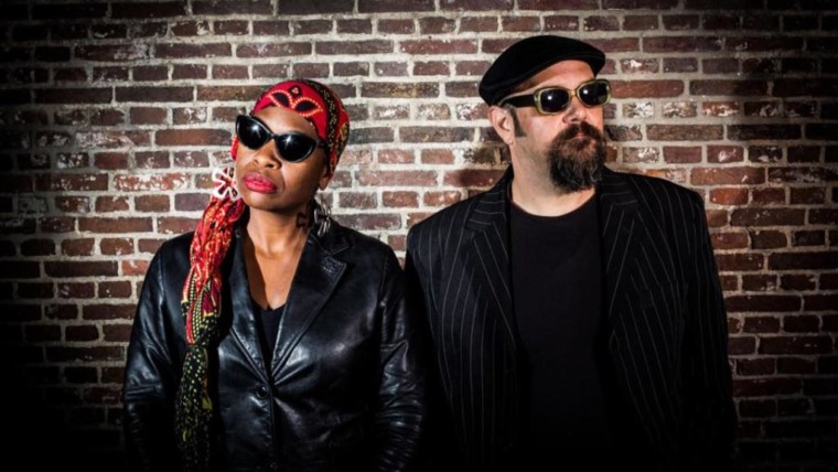 James & Black Soultet