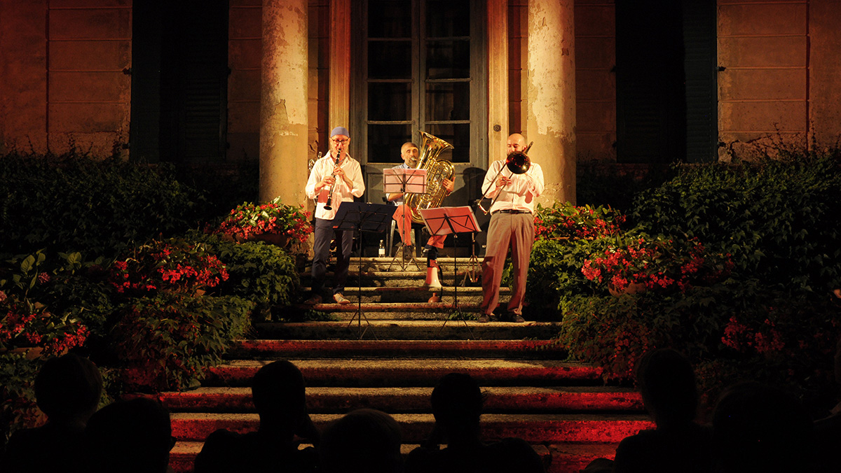 Suoni dai balconi, Boom Boom Trio