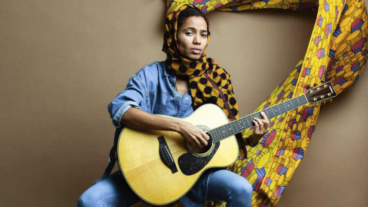 Nneka (foto di Idona Asamoah)