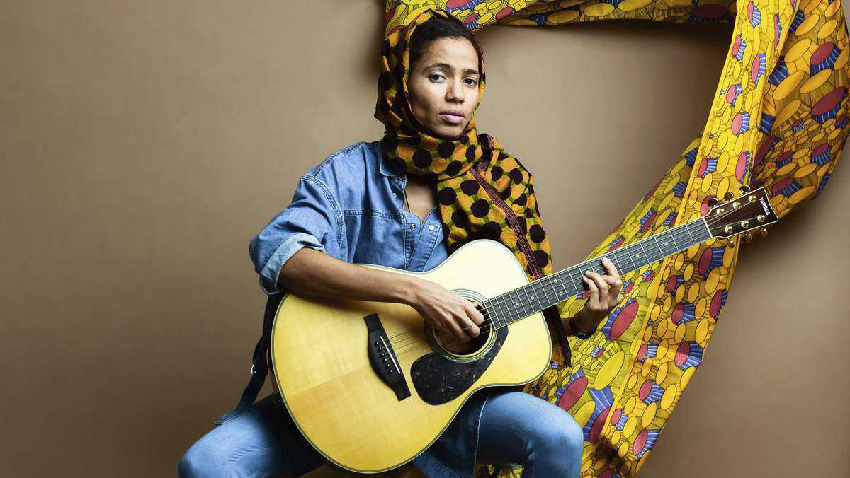 Nneka (foto di Idona Asamoah)