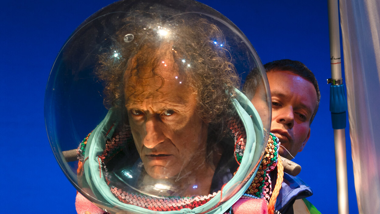 "Metadietro", foto di Flavia Mastrella